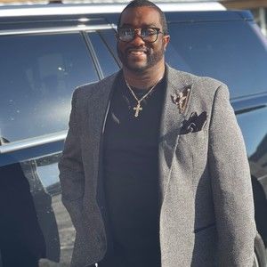 Meet your Posher, Eric